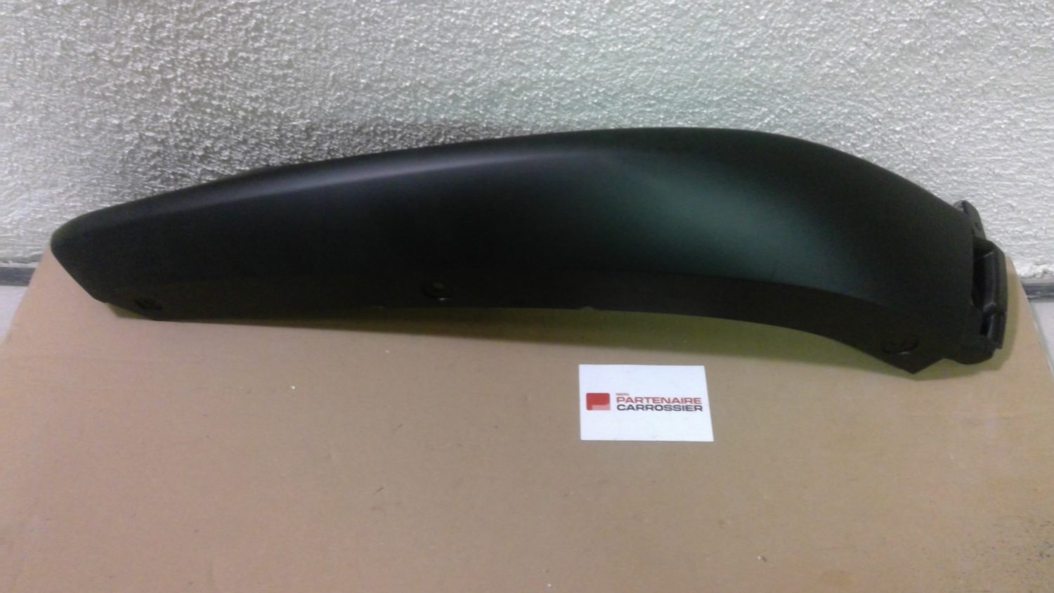 Image principale produit ENJOLIVEUR DE PARE-CHOCS AVG